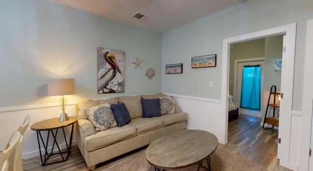 BC106 Stay and play at Twisted Pelican, this cozy home steps from all of the activities in Port A