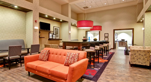 Hampton Inn & Suites Red Deer, Book Hotel Red Deer Central Alberta