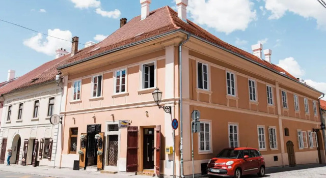 Square 19-Boutique hotel