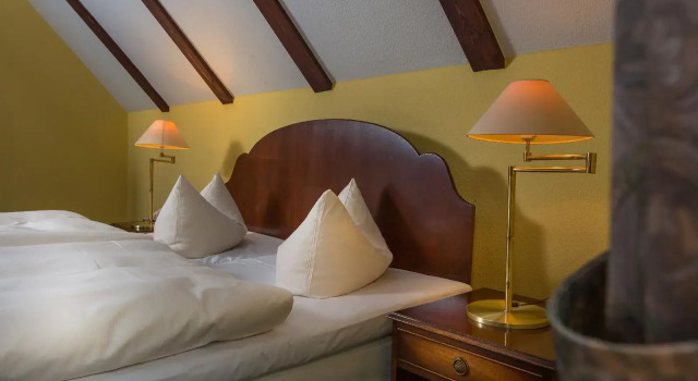 Hotel Stettiner Hof, Забронировать Отель Нойенкирхен земля Мекленбург-Передняя Померания