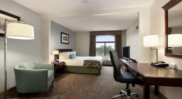 Двухместный номер Standard Wingate by Wyndham and Williamson Conference Center