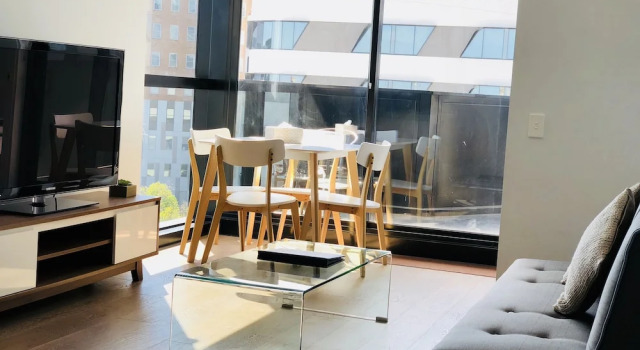 Level 8 Marvelous Apartment with pool access, Забронировать Апартаменты/квартира Апартаменты Мельбурна, рядом с Australian Institute of Management, Апартаменты/квартира