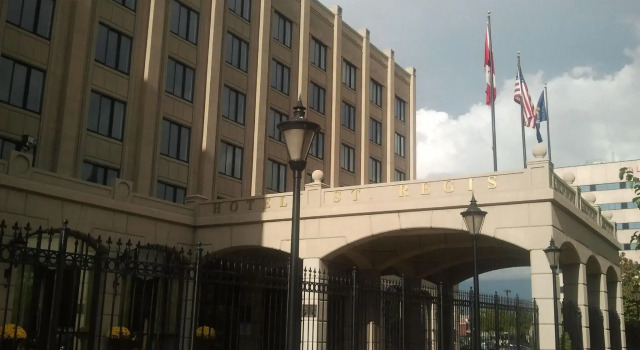 Hotel St. Regis, Забронировать Отель Отели Детройта 3 звезды, рядом с Конференц-центр Макгрегора, 3*