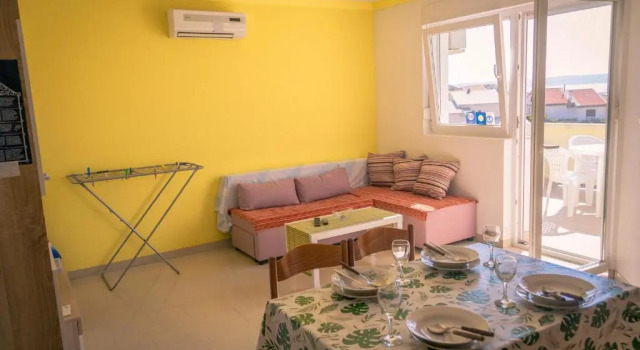 Apartment Elza, Prenota Appartamento Povljana (Pogliana) 