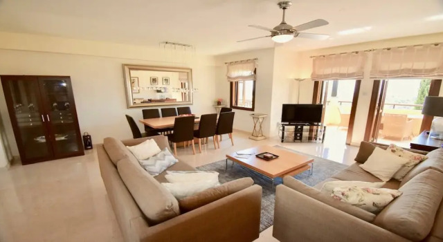 Apartment B11 - Hera, Забронировать Апартаменты/квартира Отели Куклия с парковкой, рядом с Гольф-клуб Secret Valley, Парковка