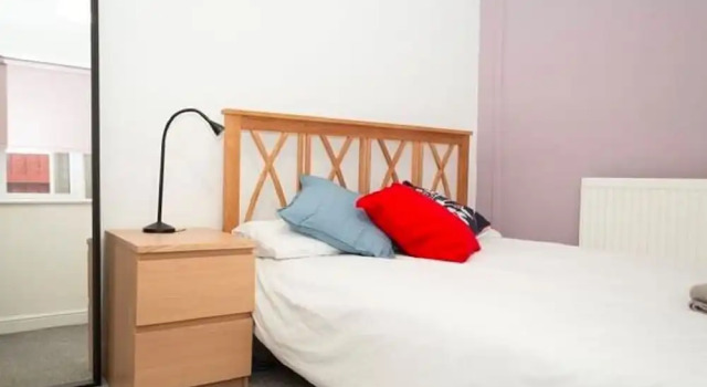 Homely Holiday Home in Gloucester Near Over Bridge, Забронировать Отель Отели Англии 3 звезды, 3*