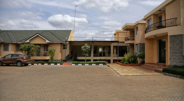 Longview Suites, Varaa Hotelli Nairobi Nairobi, lähellä Banda School