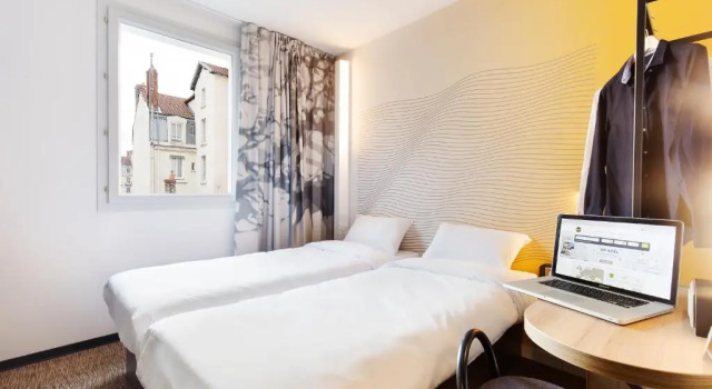 Standardowy dwuosobowy pokój B&B HOTEL Compiègne