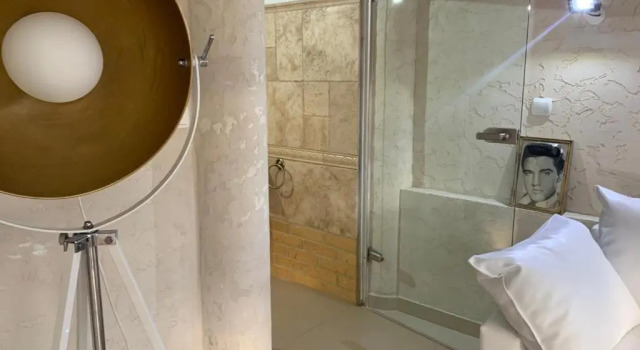 Апартаменты Hollywood Studio Apartments
