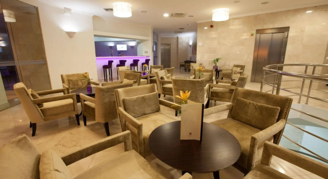 Luna Hotel Zombo