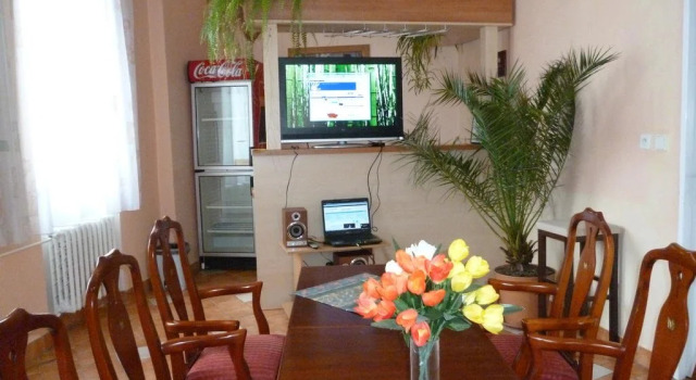 Hotel Konsul, Prenota Hotel  