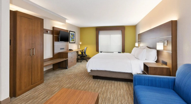 Holiday Inn Express Hotel & Suites Chesapeake by IHG