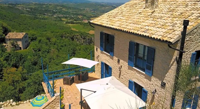 La casa dalle finestre blu, Reserva ahora Hotel Abbateggio Majella