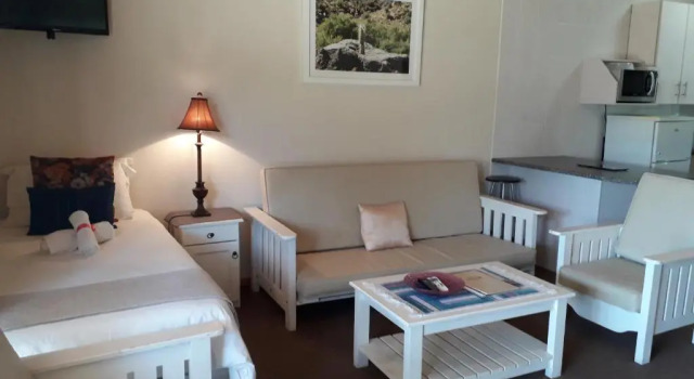 Апартаменты Culdesac Guesthouse Oudtshoorn