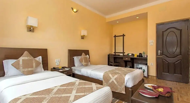 Двухместный номер Deluxe с балконом Hotel Peninsula