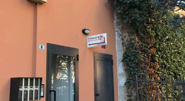 A Casa Di Luna, Забронировать Отель Отели Болоньи 3 звезды, рядом с Приход Святой Марии Лакримозы, 3*