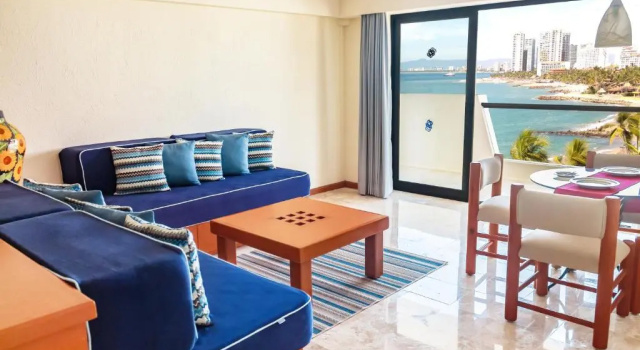 Люкс Plaza Pelicanos Grand Beach Resort All Inclusive