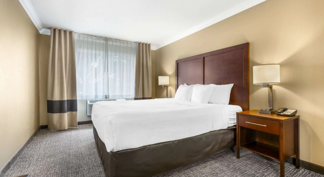 Двухместный люкс Comfort Inn & Suites Redwood Country