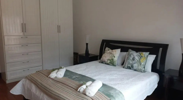 Jakes's Place Modern Comfortable & Sunny 3-bedroom House in Kensington, Boek Vakantiehuis Johannesburg Gauteng