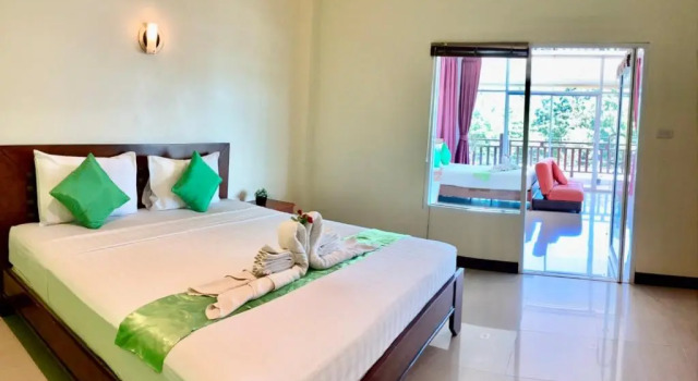 Семейный номер Standard с балконом Lanta Just Come Hotel