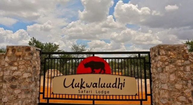 Uukwaluudhi Safari Lodge, Réserver Maison de vacances Hôtels à Okahao avec petit-déjeuner, Petit-déjeuner