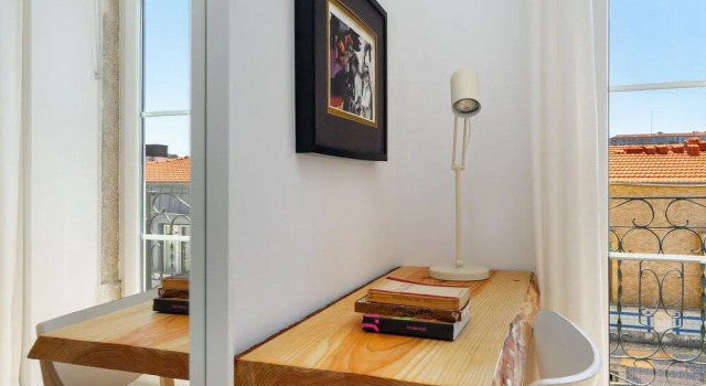 Modern Lisbon Apartments by Soulplaces, Забронировать Апартаменты/квартира Арроюш Лиссабон, рядом с Памятник Жозе-Томасу ди Соуза-Мартенсу