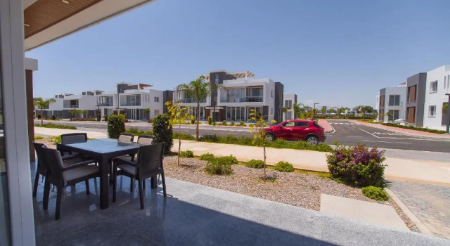 Апартаменты Emerald seaside residence at Four Seasons