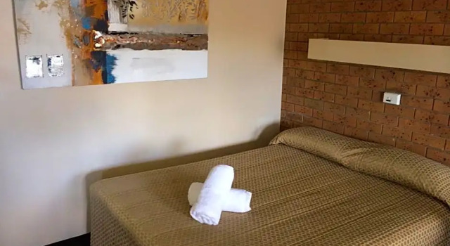 Номер Standard James Street Motor Inn