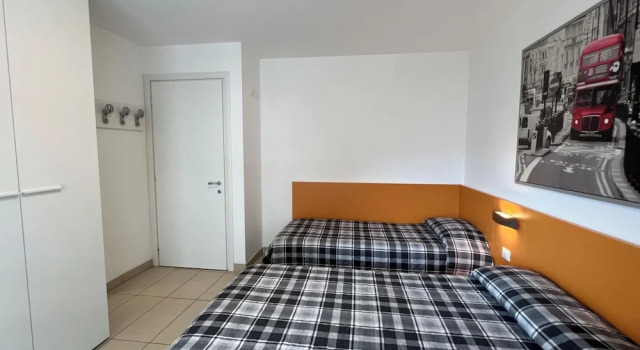 Modern Apartment Near the Beach, Book Lejlighed Hoteller i Friuli Venezia Giulia med parkering, Parkering