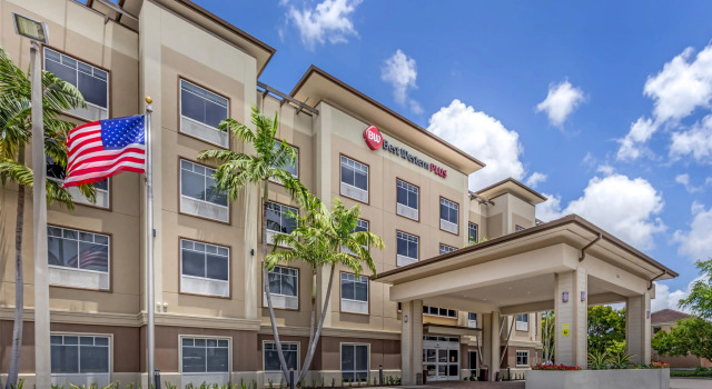 Best Western Plus Miami Airport North Hotel & Suites