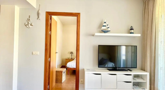 NEW! Apartamento con piscina y balcón a 2 minutos de la playa. WI-FI