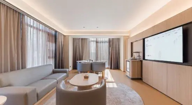 Люкс Business Jinjiang Hotels (Nanchang Aixi Lake Fish Tail Island Metro Station Branch)
