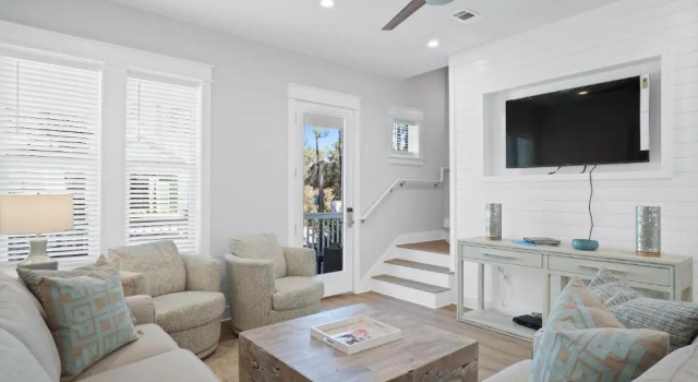 30A Beach House - Turquoise Tides, Book Hotel Hoteller i Inlet Beach med parkering, Parkering