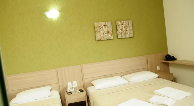 Трёхместный номер Deluxe Garden Hotel