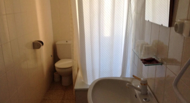 Четырёхместный номер Standard с видом на бассейн Hostal El Delfin Verde
