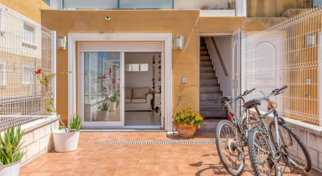 Spacious Holiday Home in Oliva With Swimming Pool, Забронировать Отель Старый город Олива Коста-де-Валенсия