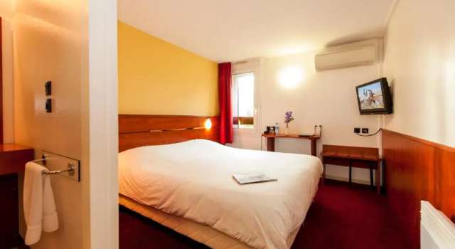Двухместный номер Standard Brit Hotel Agen - LAquitaine