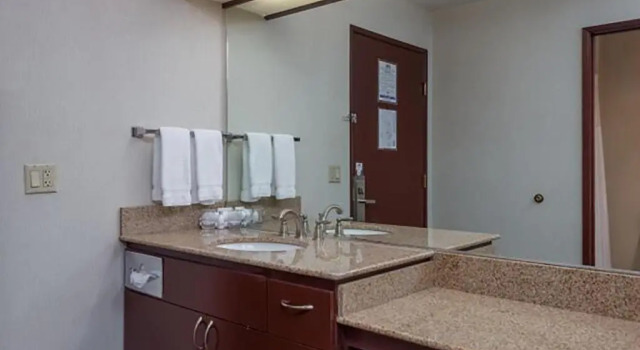 Номер Standard с видом на реку Shilo Inn Suites Hotel - Idaho Falls