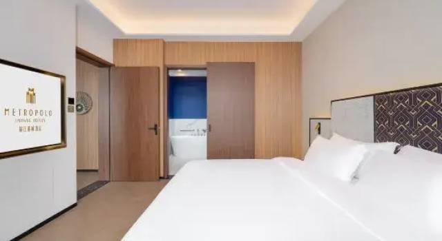 Люкс Deluxe Jinjiang Metropolo Hotel  Shiqiao Panyu Guangzhou