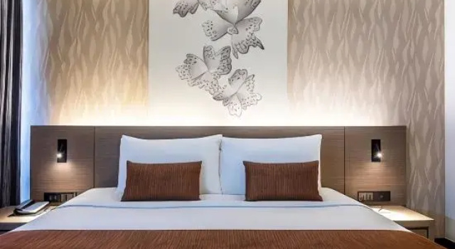 Двухместный номер Deluxe с балконом и с видом на бассейн Отель Citrus Patong Hotel by Compass Hospitality