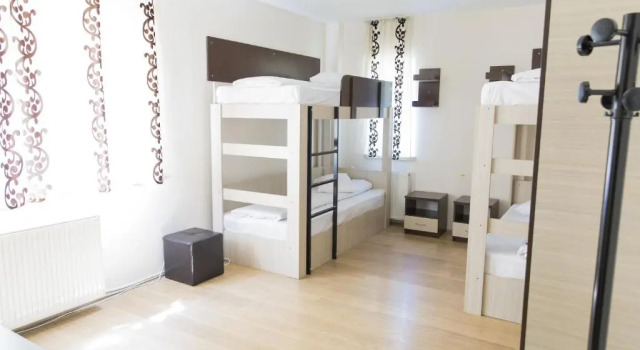 Кровать в общем номере Hostel Holland Bacau