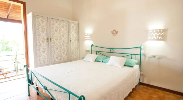 Strelitzia Holiday House, Забронировать Отель Куарту-Сант-Элена Южная Сардиния