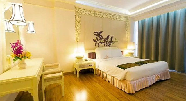Трёхместный полулюкс Chiang Mai Orchid Hotel