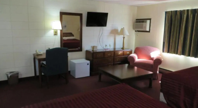 Четырёхместный номер Standard Grand Inn Fargo