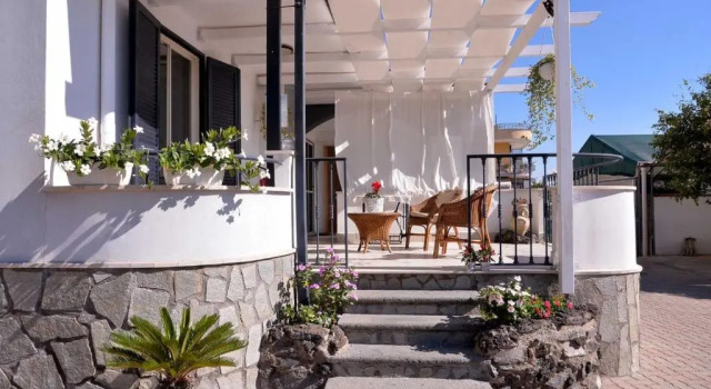 Номер Standard B&B Vesuvian Stone