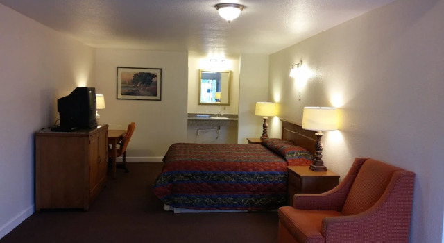 Номер Deluxe Country Regency Inn & Suites