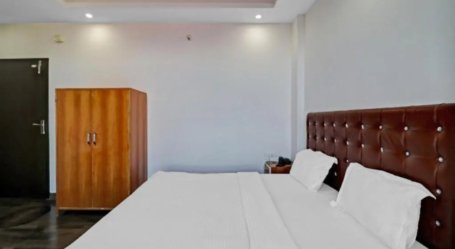 Oyo Flagship 89068 Knight Inn