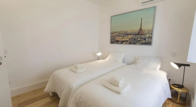 Lovelystay - Chic, Citrus Home - Private Garden And Parking, Забронировать Отель Мизерикорди Лиссабон, рядом с Money Museum