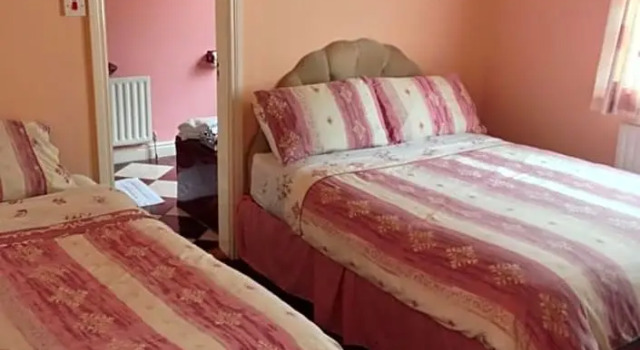 Eriu Lodge, Prenota Bed & breakfast Moyard 
