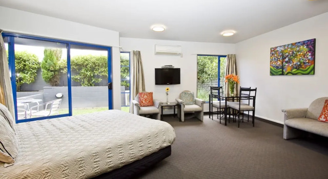 Семейная студия с балконом Clearwater Motor Lodge